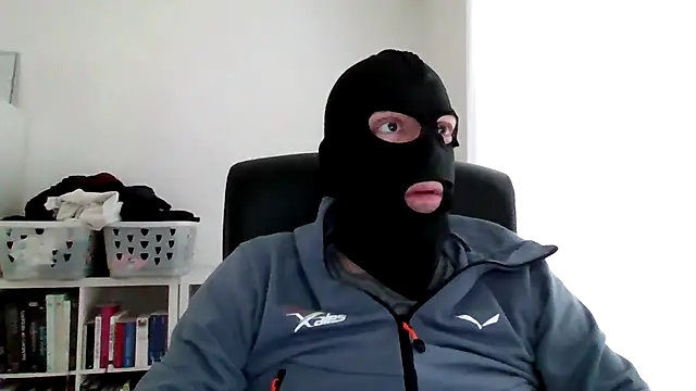 Snapshot of Im_yours_boy chatting on 04/01/26, 12:06 Im yours boy online show from 04/01/26, 12:06