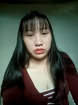 lucynguyen2 online show from 04/17/26, 05:54