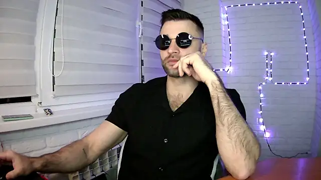 Snapshot of DaddySlava chatting on 04/24/26, 06:21 DaddySlava online show from 04/24/26, 06:21