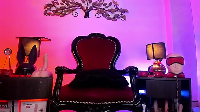 Madamedaphne  online show from 07/10/26, 04:53
