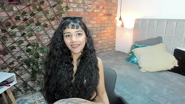 Snapshot of Hanna_Clark__ chatting on 04/27/26, 12:36 Hanna Clark online show from 04/27/26, 12:36