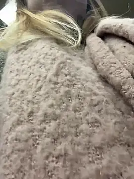 Snapshot of Cute_Mia69 chatting on 04/08/26, 03:45 Cute Mia69 online show from 04/08/26, 03:45