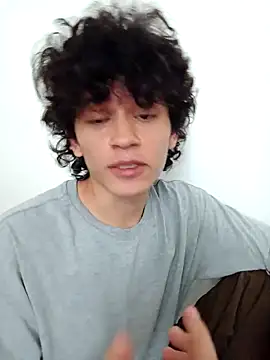 Snapshot of normalboy16 chatting on 04/01/26, 06:27 normalboy16 online show from 04/01/26, 06:27