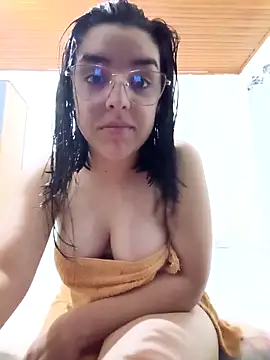 Snapshot of nellyanoni chatting on 04/08/26, 11:16 nellyanoni online show from 04/08/26, 11:16