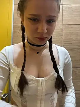 Snapshot of LilMisa chatting on 04/04/26, 05:49 LilMisa online show from 04/04/26, 05:49