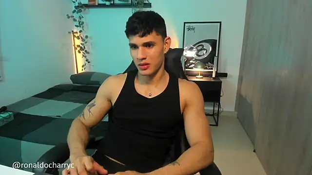 Snapshot of Massimo_Rinaldi chatting on 07/11/26, 04:26 Massimo Rinaldi online show from 07/11/26, 04:26