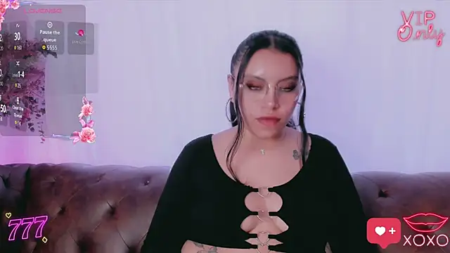 Snapshot of Nicky66_ chatting on 04/03/26, 07:45 Nicky66 online show from 04/03/26, 07:45