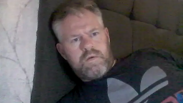 Snapshot of 81jonnyx chatting on 04/01/26, 09:23 81jonnyx online show from 04/01/26, 09:23