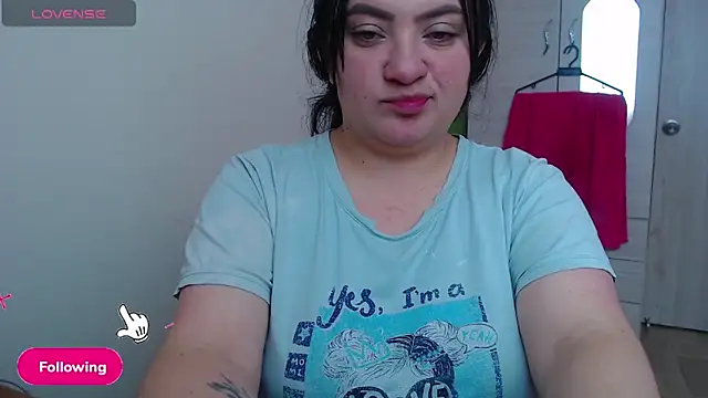 Snapshot of Demy_spicy chatting on 06/18/26, 04:33 Demy spicy online show from 06/18/26, 04:33