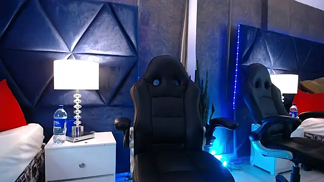 Snapshot of SiriusNoir chatting on 04/08/26, 03:50 SiriusNoir online show from 04/08/26, 03:50