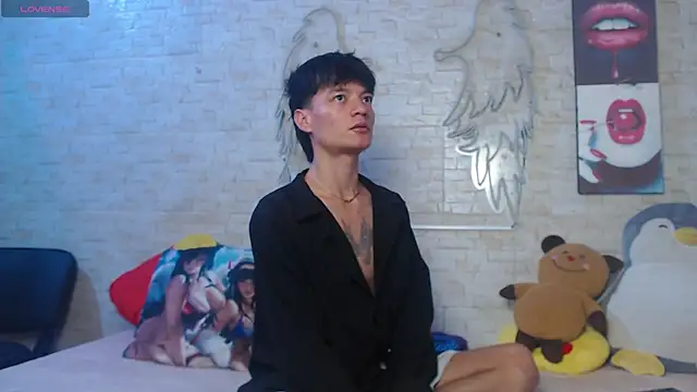 Snapshot of Alex_latino_ chatting on 04/04/26, 11:35 Alex latino online show from 04/04/26, 11:35