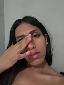 Snapshot of luna_duque chatting on 06/05/26, 07:47 luna duque online show from 06/05/26, 07:47