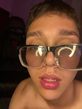 Snapshot of Alex_teen_20c chatting on 04/06/26, 04:46 Alex teen 20c online show from 04/06/26, 04:46