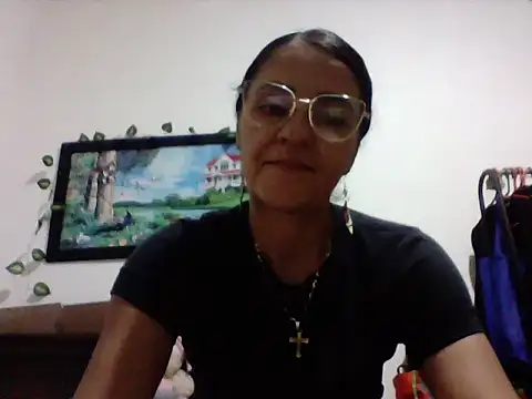 Snapshot of FenixPretty chatting on 05/14/26, 06:04 FenixPretty online show from 05/14/26, 06:04