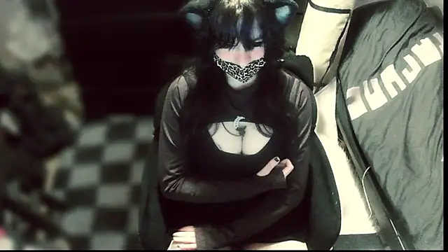 Snapshot of ErroneousMeow chatting on 04/02/26, 11:02 ErroneousMeow online show from 04/02/26, 11:02