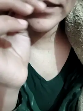 Snapshot of zoya_khan_786786 chatting on 04/02/26, 10:13 zoya khan 786786 online show from 04/02/26, 10:13