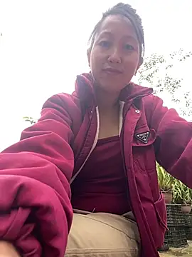 Huonglyna online show from 04/29/26, 01:43