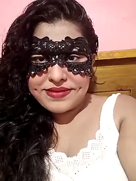 Maskedcurves online show from 04/08/26, 05:18