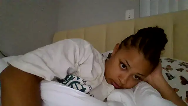 Snapshot of madzbailey chatting on 06/29/26, 12:28 madzbailey online show from 06/29/26, 12:28