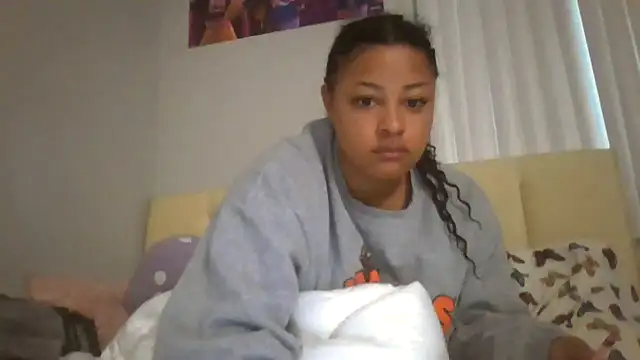 Snapshot of madzbailey chatting on 07/05/26, 12:56 madzbailey online show from 07/05/26, 12:56