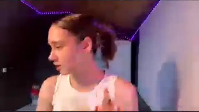 Snapshot of CoreenGau chatting on 04/15/26, 11:17 CoreenGau online show from 04/15/26, 11:17