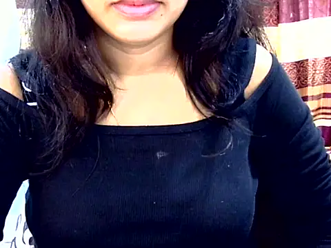 Snapshot of Noor_Zarin chatting on 04/13/26, 01:44 Noor Zarin online show from 04/13/26, 01:44