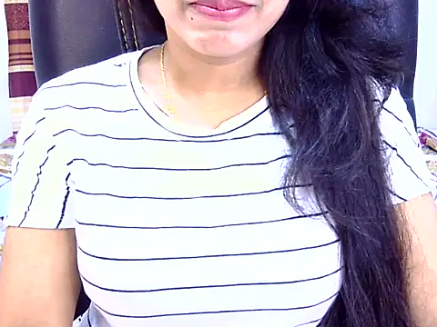 Snapshot of Noor_Zarin chatting on 05/25/26, 06:36 Noor Zarin online show from 05/25/26, 06:36