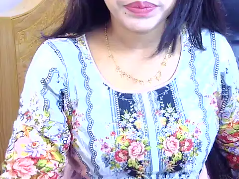 Snapshot of Noor_Zarin chatting on 06/15/26, 11:51 Noor Zarin online show from 06/15/26, 11:51