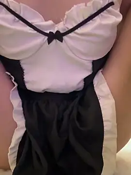 Snapshot of Queenn2kk5 chatting on 04/04/26, 08:01 Queenn2kk5 online show from 04/04/26, 08:01