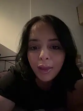MiaKittyx0 online show from 05/08/26, 01:38