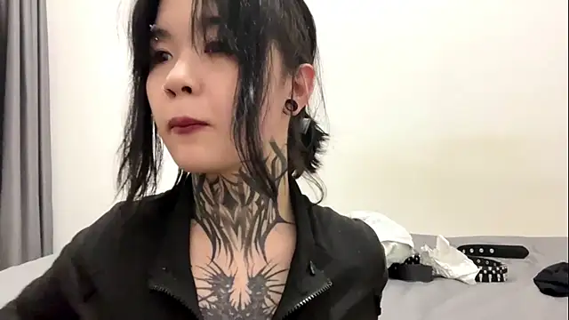 Juliou  online show from 04/05/26, 06:05