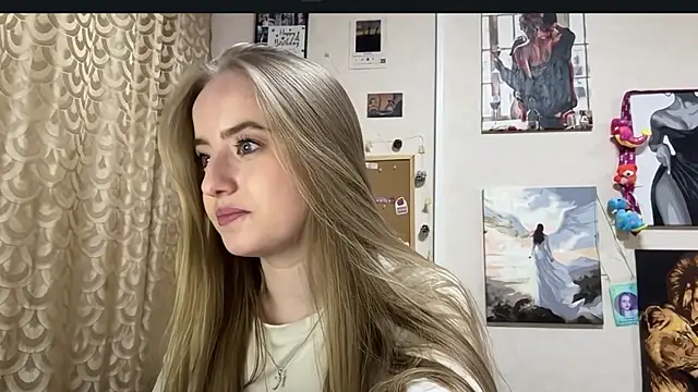 Snapshot of SabinaHaggen chatting on 04/03/26, 04:05 SabinaHaggen online show from 04/03/26, 04:05