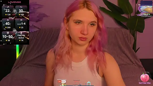 Snapshot of Kitty_Blondie chatting on 04/14/26, 02:39 Kitty Blondie online show from 04/14/26, 02:39