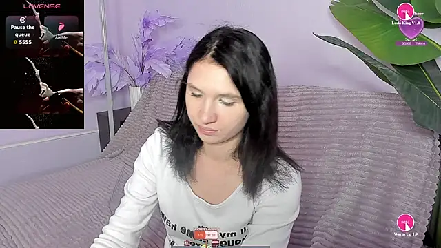 Snapshot of Kitty_Blondie chatting on 05/04/26, 03:35 Kitty Blondie online show from 05/04/26, 03:35