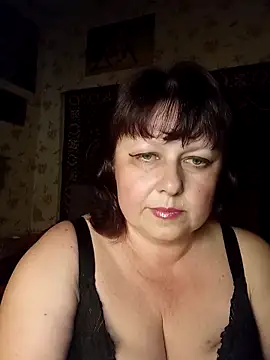 Snapshot of AuroKaria chatting on 04/19/26, 12:37 AuroKaria online show from 04/19/26, 12:37