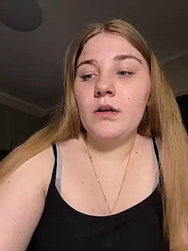 Snapshot of Flowers454 chatting on 04/02/26, 10:07 Flowers454 online show from 04/02/26, 10:07