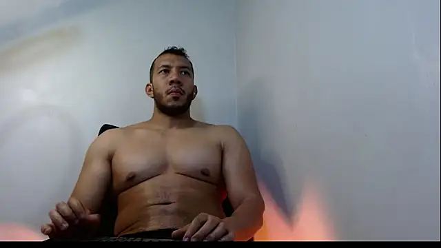 Snapshot of georgeholl chatting on 05/05/26, 01:57 georgeholl online show from 05/05/26, 01:57