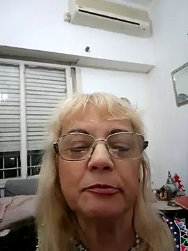Snapshot of MatureElegantWidow chatting on 04/12/26, 11:54 MatureElegantWidow online show from 04/12/26, 11:54
