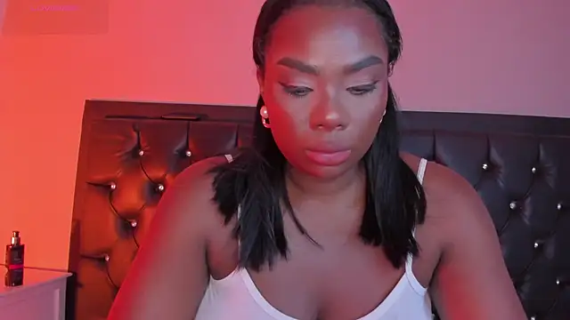 Snapshot of hugeboobs-ebony chatting on 05/19/26, 11:11 hugeboobs-ebony online show from 05/19/26, 11:11