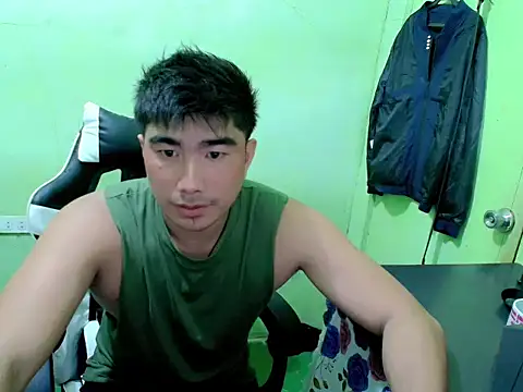 Snapshot of Hunkfireman chatting on 05/22/26, 12:40 Hunkfireman online show from 05/22/26, 12:40