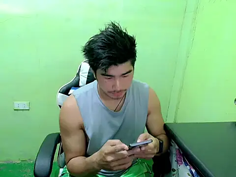 Snapshot of Hunkfireman chatting on 06/24/26, 11:37 Hunkfireman online show from 06/24/26, 11:37