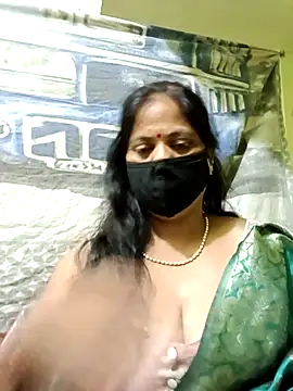 Snapshot of SEEMA_012 chatting on 04/15/26, 05:36 SEEMA 012 online show from 04/15/26, 05:36