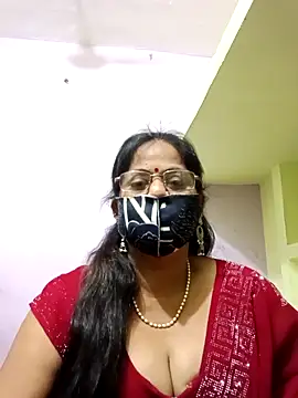 Snapshot of SEEMA_012 chatting on 05/04/26, 05:14 SEEMA 012 online show from 05/04/26, 05:14