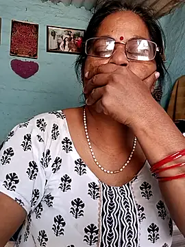 Snapshot of SEEMA_012 chatting on 05/10/26, 04:50 SEEMA 012 online show from 05/10/26, 04:50