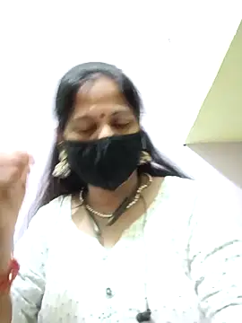Snapshot of SEEMA_012 chatting on 05/11/26, 04:29 SEEMA 012 online show from 05/11/26, 04:29