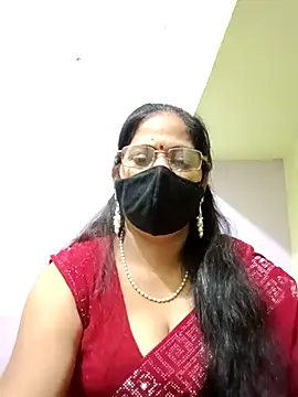 Snapshot of SEEMA_012 chatting on 05/13/26, 03:48 SEEMA 012 online show from 05/13/26, 03:48