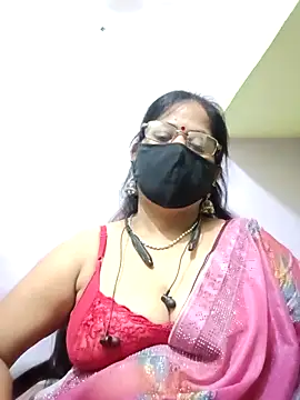 Snapshot of SEEMA_012 chatting on 05/16/26, 10:36 SEEMA 012 online show from 05/16/26, 10:36