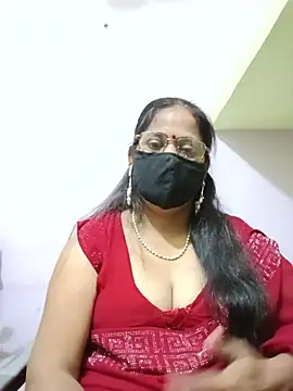 Snapshot of SEEMA_012 chatting on 05/24/26, 02:05 SEEMA 012 online show from 05/24/26, 02:05