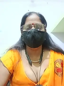Snapshot of SEEMA_012 chatting on 05/31/26, 03:58 SEEMA 012 online show from 05/31/26, 03:58