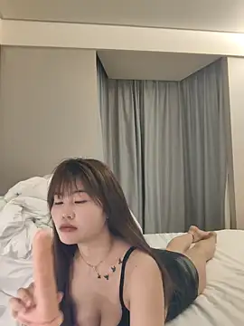 Snapshot of EIiauk2000-MM chatting on 04/03/26, 01:09 EIiauk2000-MM online show from 04/03/26, 01:09